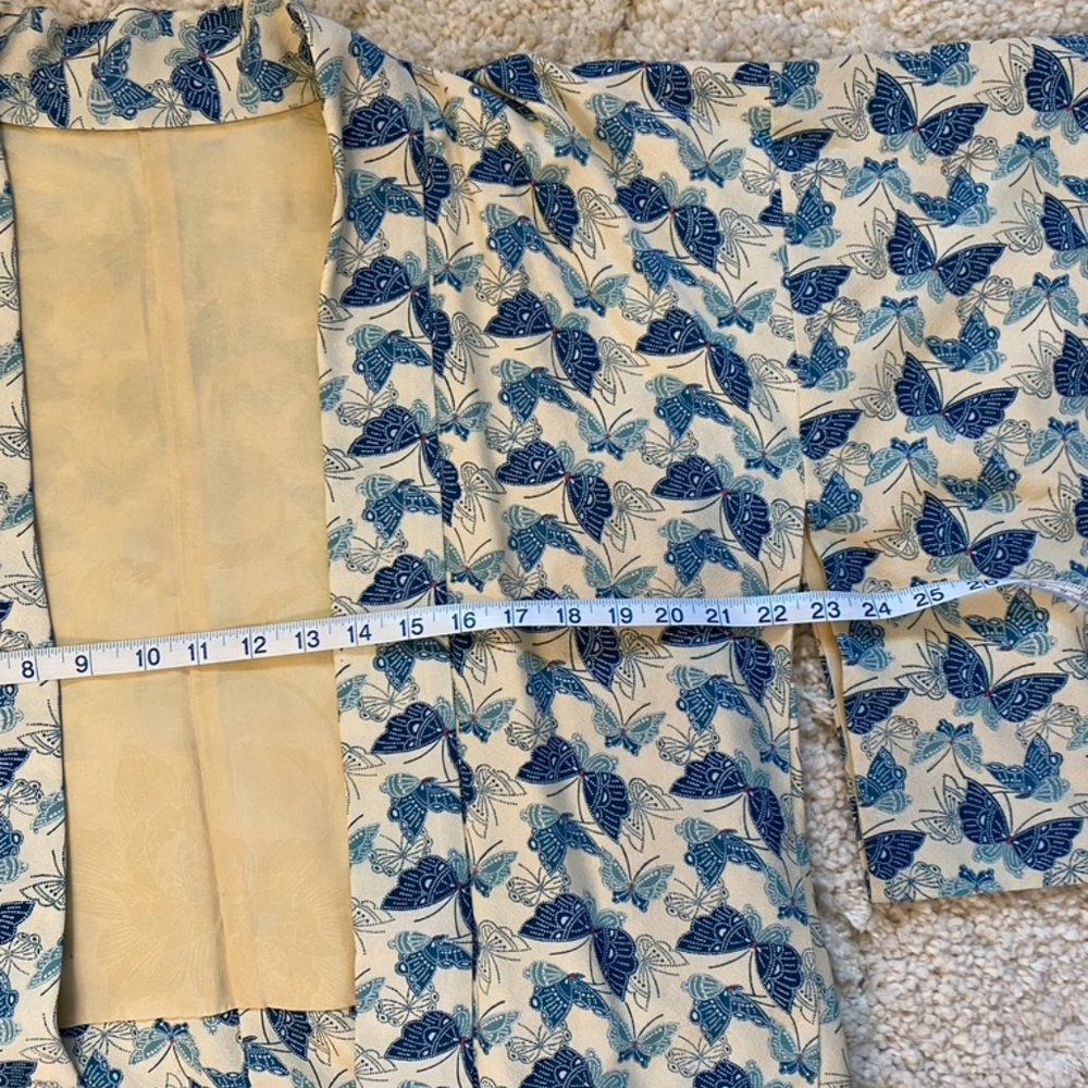 Japanese Vintage Silk Butterfly Short Kimono - Picture 6 of 10